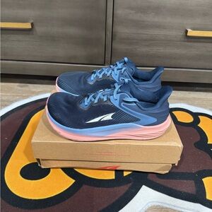 Altra Women’s Torin 8 Navy And Pink